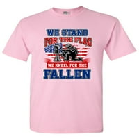 Mi stojimo za zastavu i kleknemo za pala majica za odrasle majicu u SAD-u DT-a