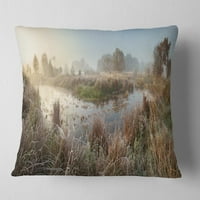 Art DemandArt 'Frosty Grass bdijeli pejzažni pansionski jastuk za bacanje rijeke Panorama' u. In. Srednji