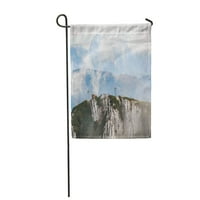 Planine u maglovito jutro žičare na feuerkogel skijalištu zastava ukrasna zastava kuća baner