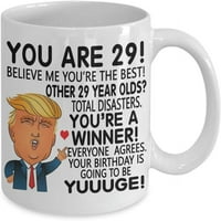Trump Year Stari šalica za kafu Youge Rođendan 29. Rođendan Ideja za poklon za njenu porodičnu kolegu