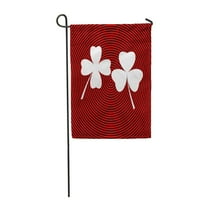Dvije listove od djeteline quatrefoil bijeli na crvenom i crnom radijalnom uzoru kao baštenski zastava